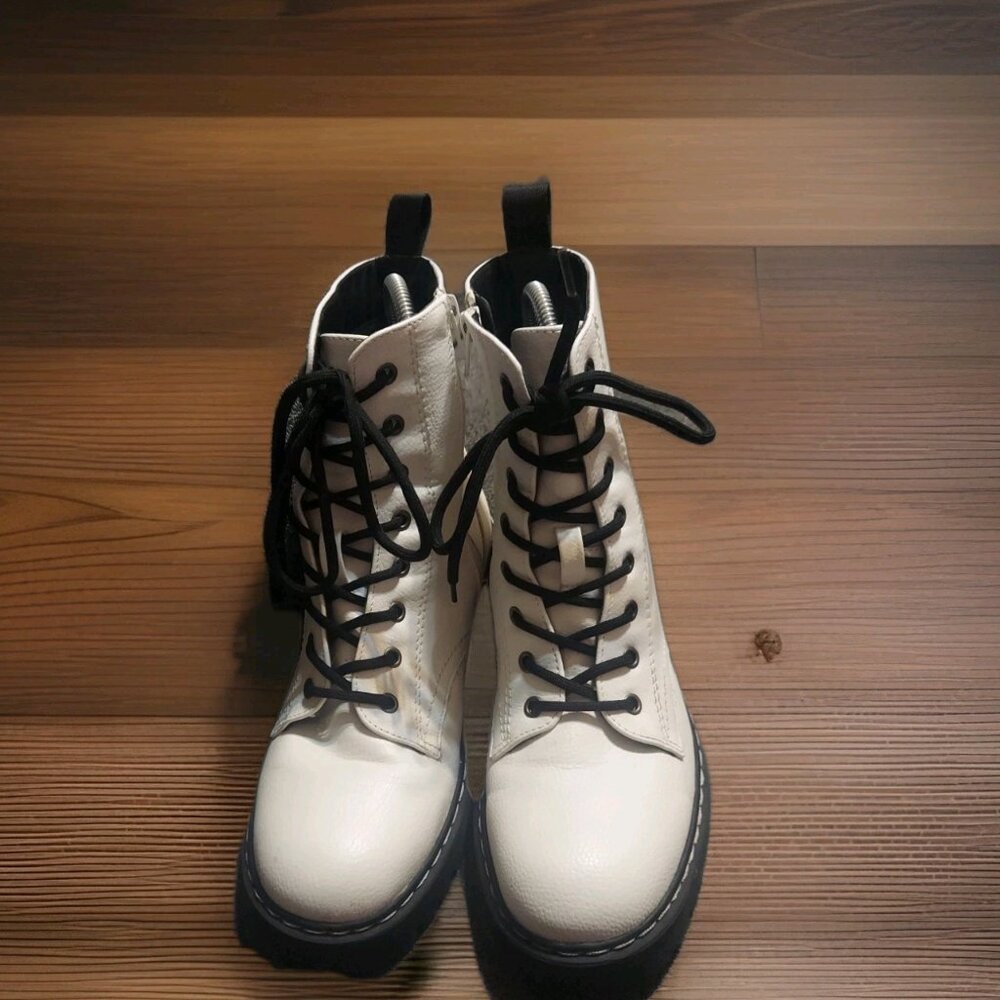 Sincerely Jules Harley Women Lace Up Combat Boots White Leather 8.5 Winter